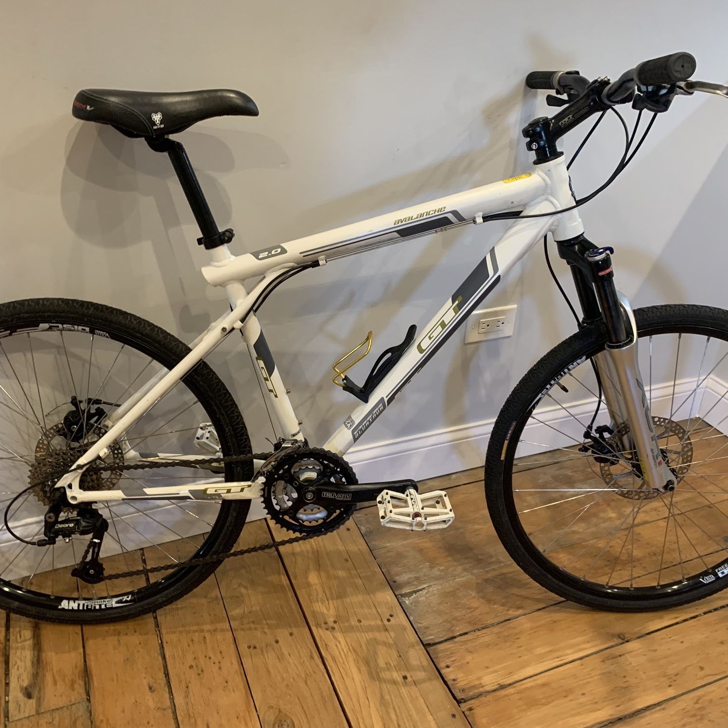 bicycle gt avalanche 2.0 Expert – Bicycles GT Avalanche 2.0 Mountain Bike
