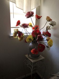Base and pansy flower center piece
