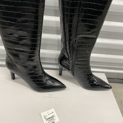 Women New Boots Size 6 
