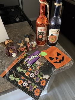 Lot Of Halloween Items 