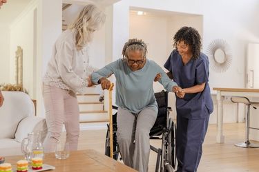 Good Elderly Caregiver / I'm free evenings