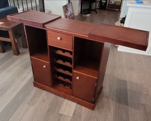 Wine bar - expandable top counter