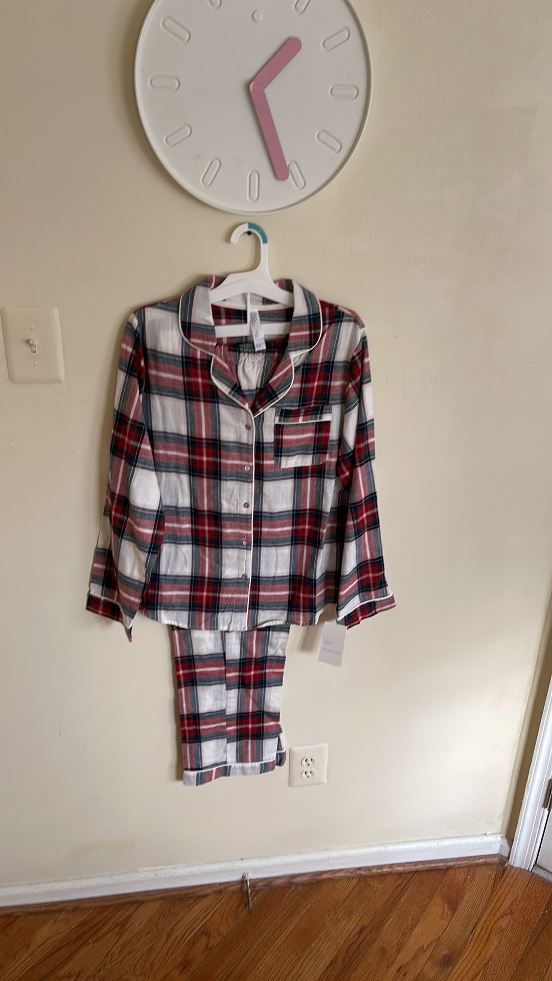 Button Up Pajama Set For Women Long Sleeve Shirt and Pajama..