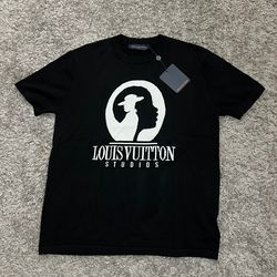 Lv Shirt size medium