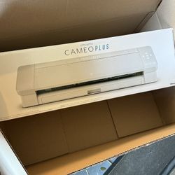 Silhouette Cameo Plus 4
