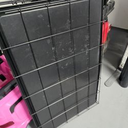 34" X 22" Pet Crate Metal. Dog/cat Etc