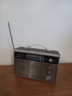 Zenith Am/Fm Solid State Radio 