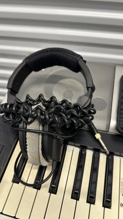 Sennheiser HD 280 Pro Closed-Back Headphones – 64 Ohm, Coiled Cable