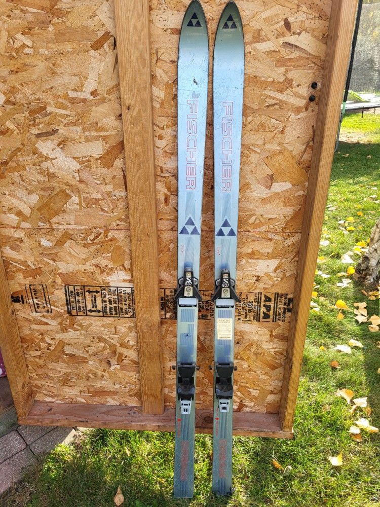 Vintage 160cm Fisher Dream Skis with Bindings