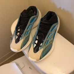 Yeezy 700 