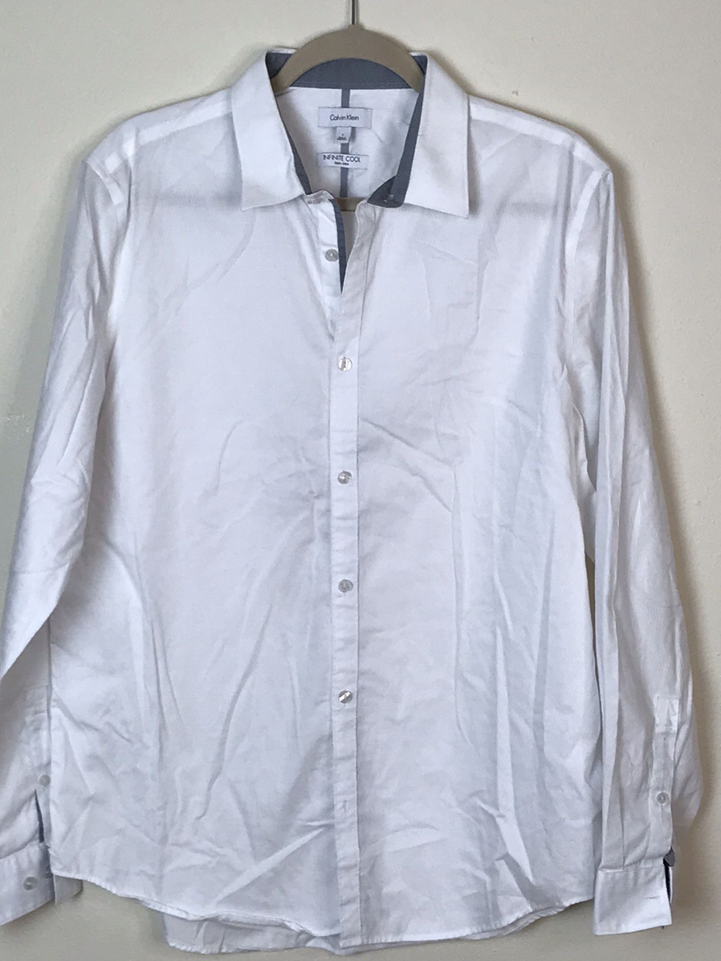"Infinite Cool" CALVIN KLEIN Non-Iron Shirt_SlimFit_Size L White Gently used