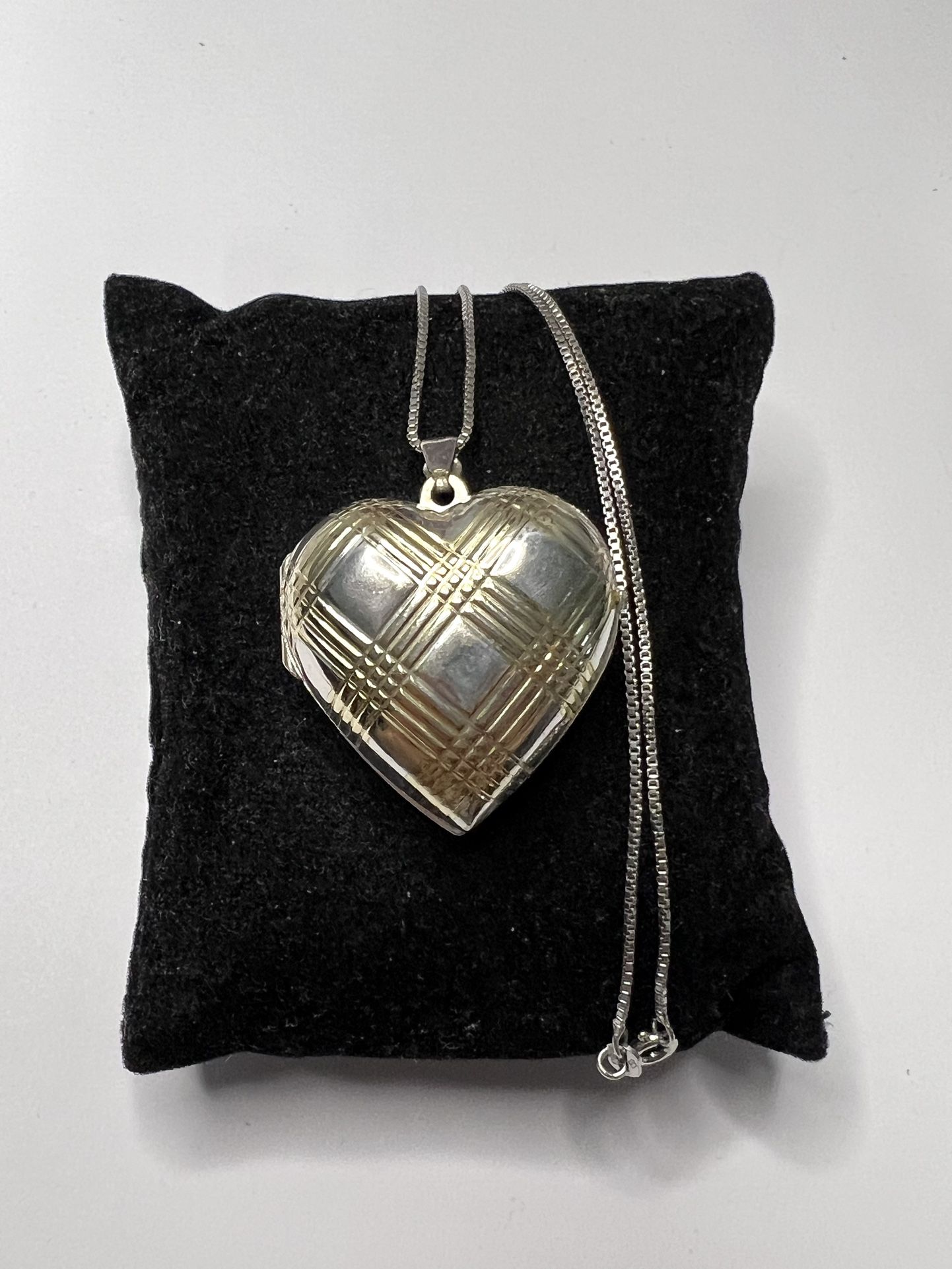 925 Sterling Silver Puff Heart Locket Pendant necklace size 18”