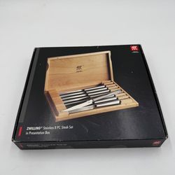 J.A HENCKELS Zwilling Stainless 8-Pc Steak Knife Set & Wood Case 39130-850 New
