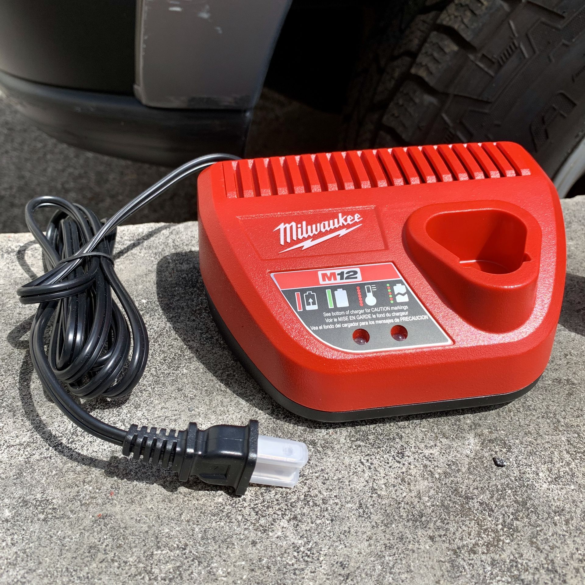 Milwaukee M12 charger