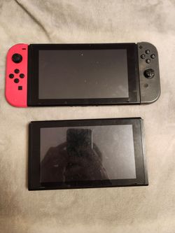 2 Nintendo Switches