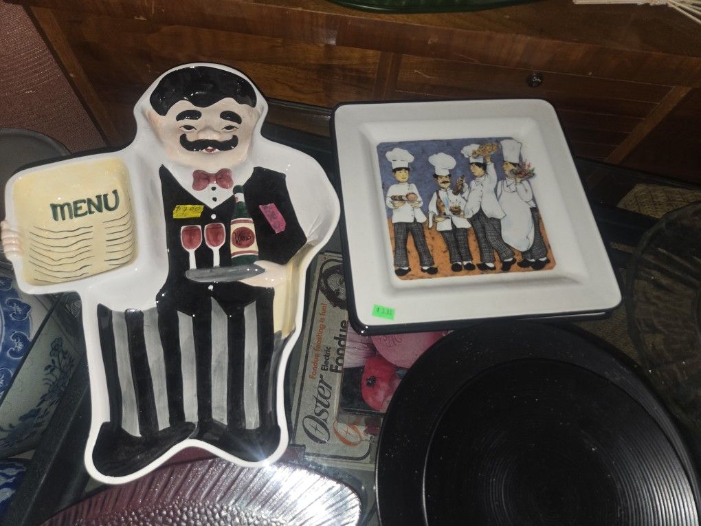 Kitchen Decor/items 2 Plates And A Trey