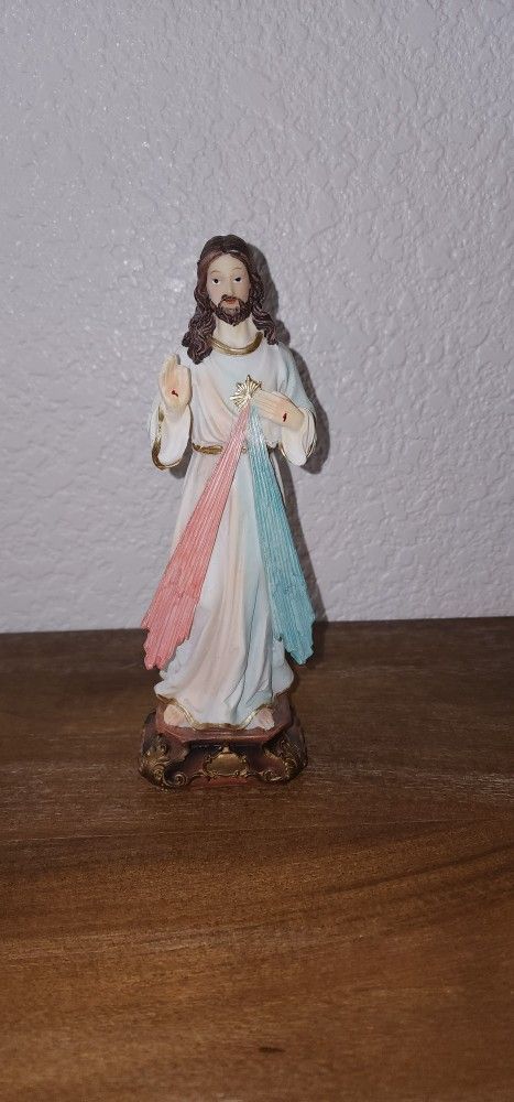Illuminated Jesus Statue 8' Inches Tall