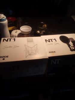 Rode NT1 Signature Series Microphone Bundle