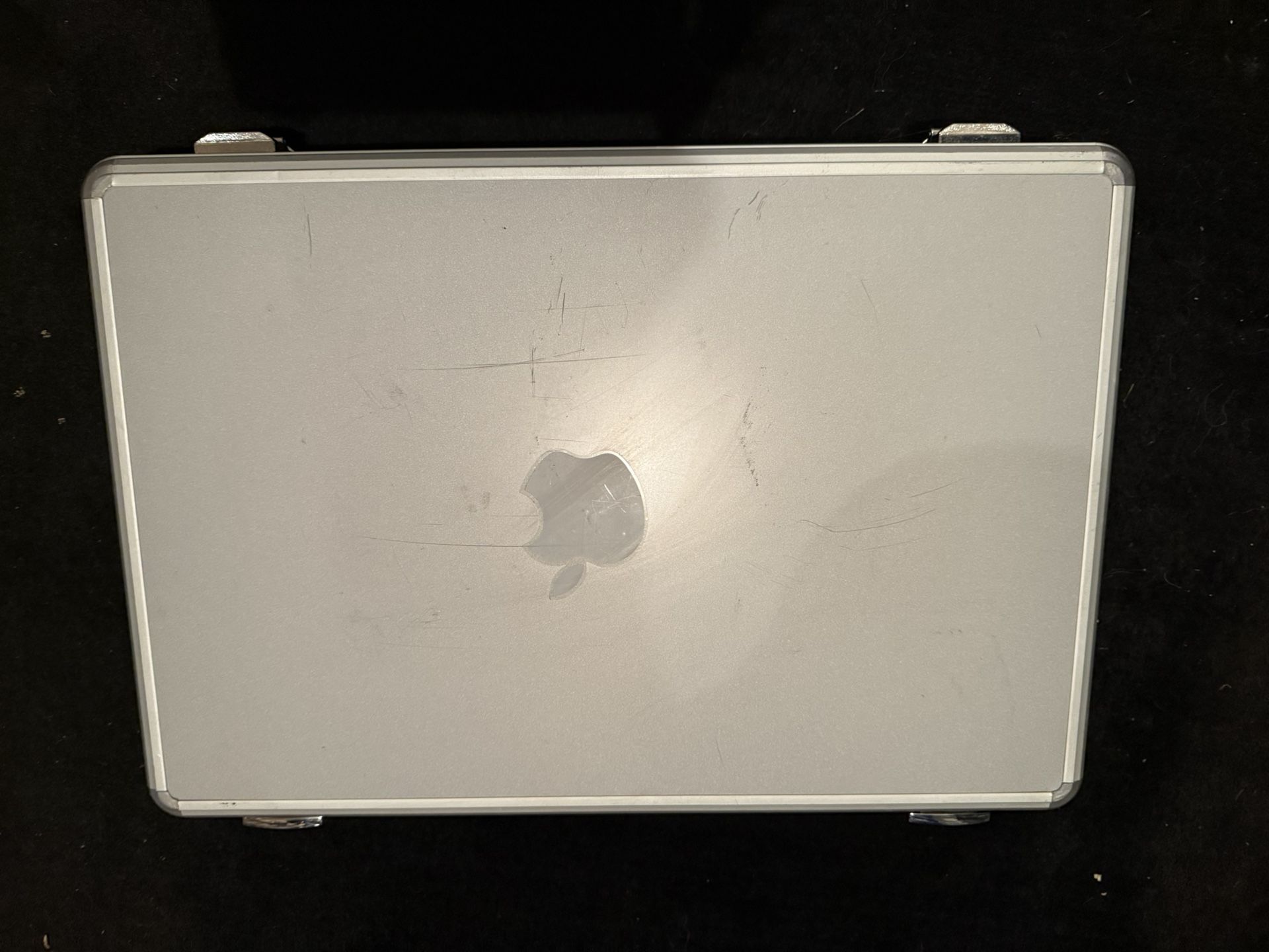 Apple MacBook Pro Aluminum Hard Case / Laptop Briefcase 