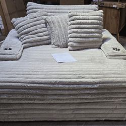 Double Chase Couch For Sale Free Delivery 🚚