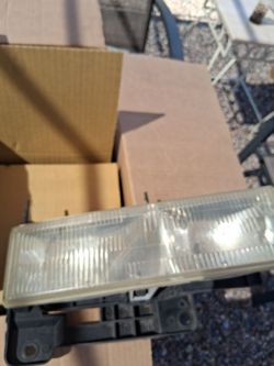 Used GM Headlight/ Turn signal assemblies