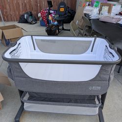 Baby Bassinet / Bedside Sleeper