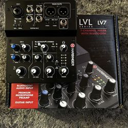 Harbinger LV7 Mixer