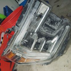 Headlight 2022 GMC Sierra 