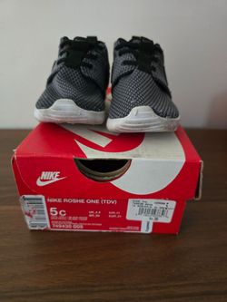 Size 5C Toddler Shoes – Excellent Condition (Slightly Used)