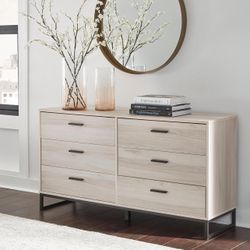 Dresser Ashely Furniture 