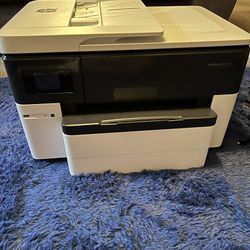 White Hp Wide Format Printer ! 