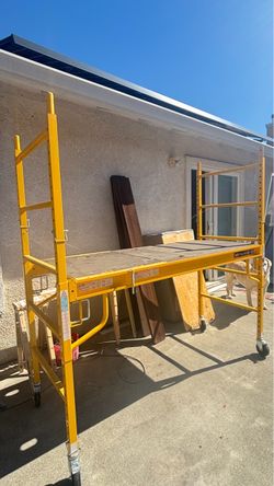 MetalTech Safeclimb 6-Ft Baker Scaffold