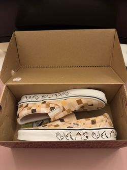 Vans - Breast Cancer Awareness