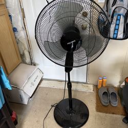 PELONIS 16" Oscillating Pedestal Stand Up Fan | Adjustable Height | Ultra Quiet DC Motor | Remote Control | 12 Speed | 12-Hour Timer | High Energy Eff