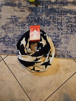 Brand NEW Loop Scarf 