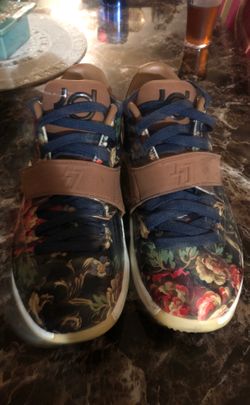Kd floral sz 10
