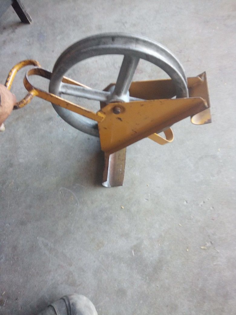 Rope And Wheel Pulley 