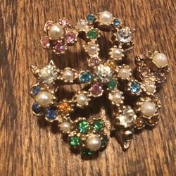 Vintage multicolor rhinestone and faux pearl brooch