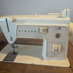 70s Singer 737 Sewing Machine in Cabinet