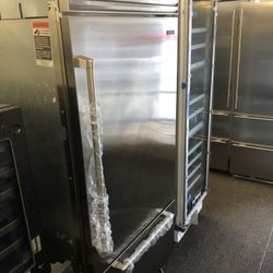 Sub Zero 36” Stainless Steel Built In Refrigerator 