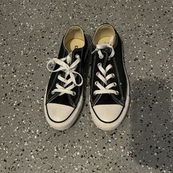 Converse Chuck Shoes Size 6 