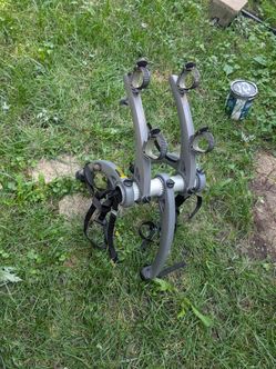 Saris Bones Gray 2-Bike Double Vehicle Trunk Bike Bicycle Rack Holder Carrier