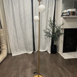 3 Globe Modern Floor Lamp - MOVING NEED GONE ASAP IN GLENDALE