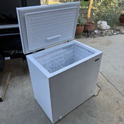 Deep freezer