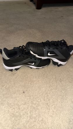 Boys cleats