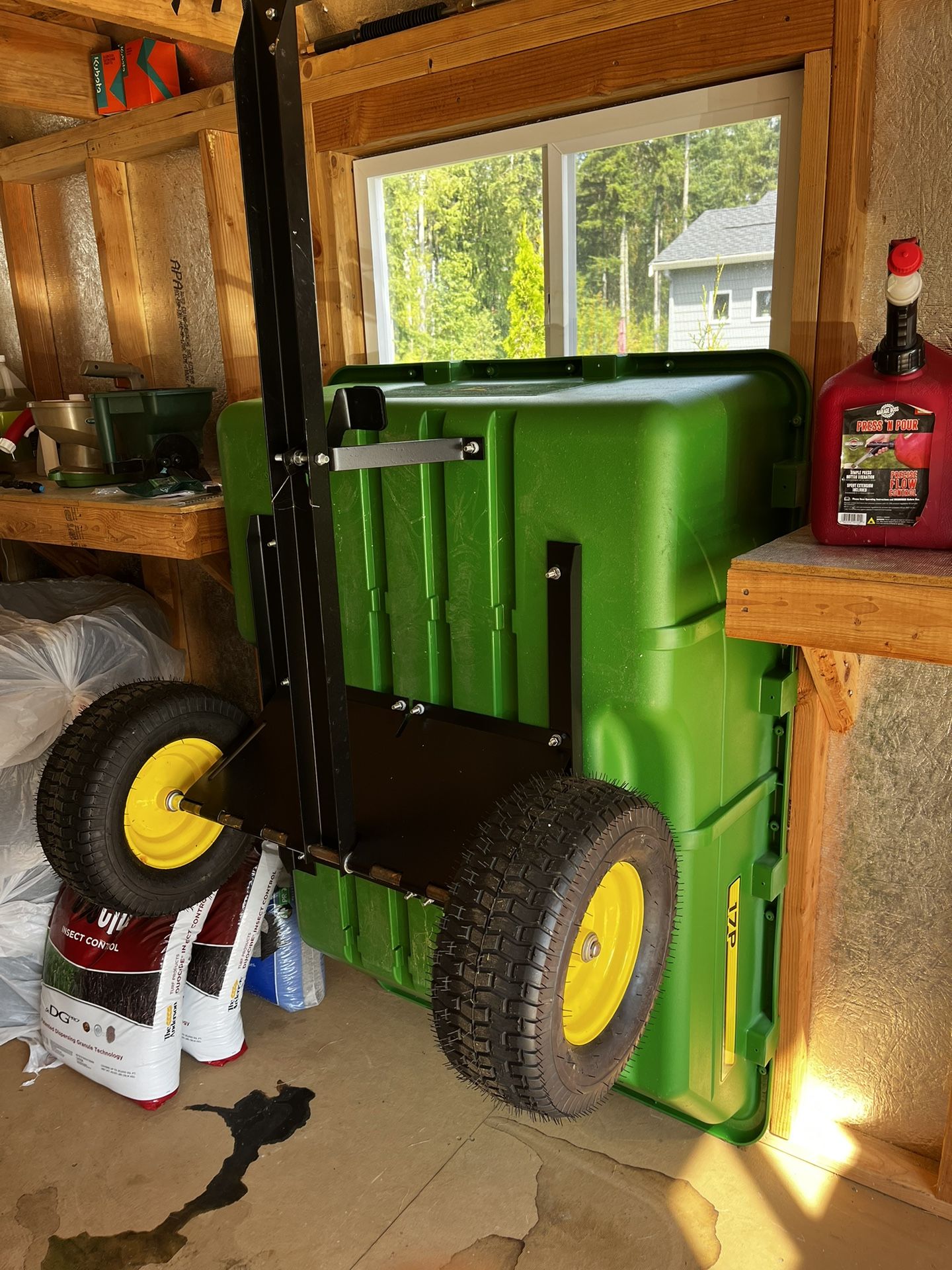 John Deere 17P Poly Dump Cart for Sale in Lake Stevens, WA OfferUp