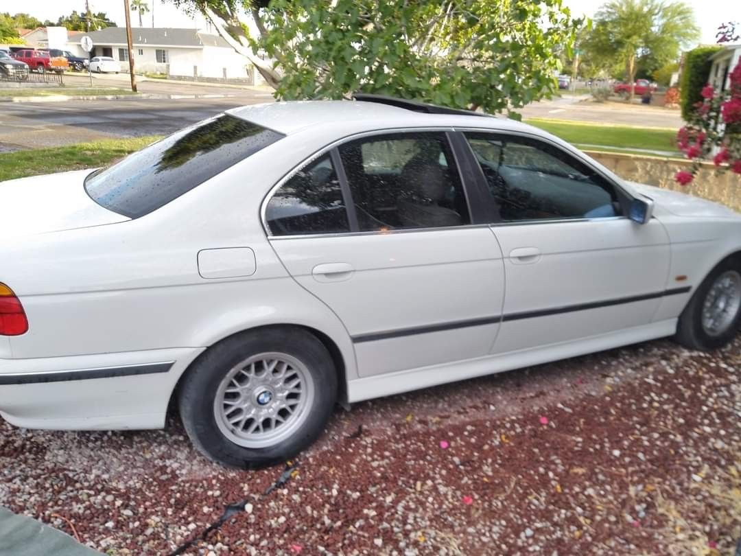 Part Out 1998 BMW 528i