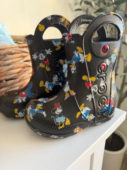 Crocs Disney Kids Rain Boots Size 8
