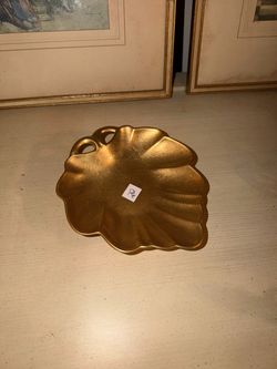 Gold Shell-Shaped Decorative Dish