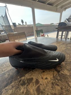 Football/Soccer Cleats